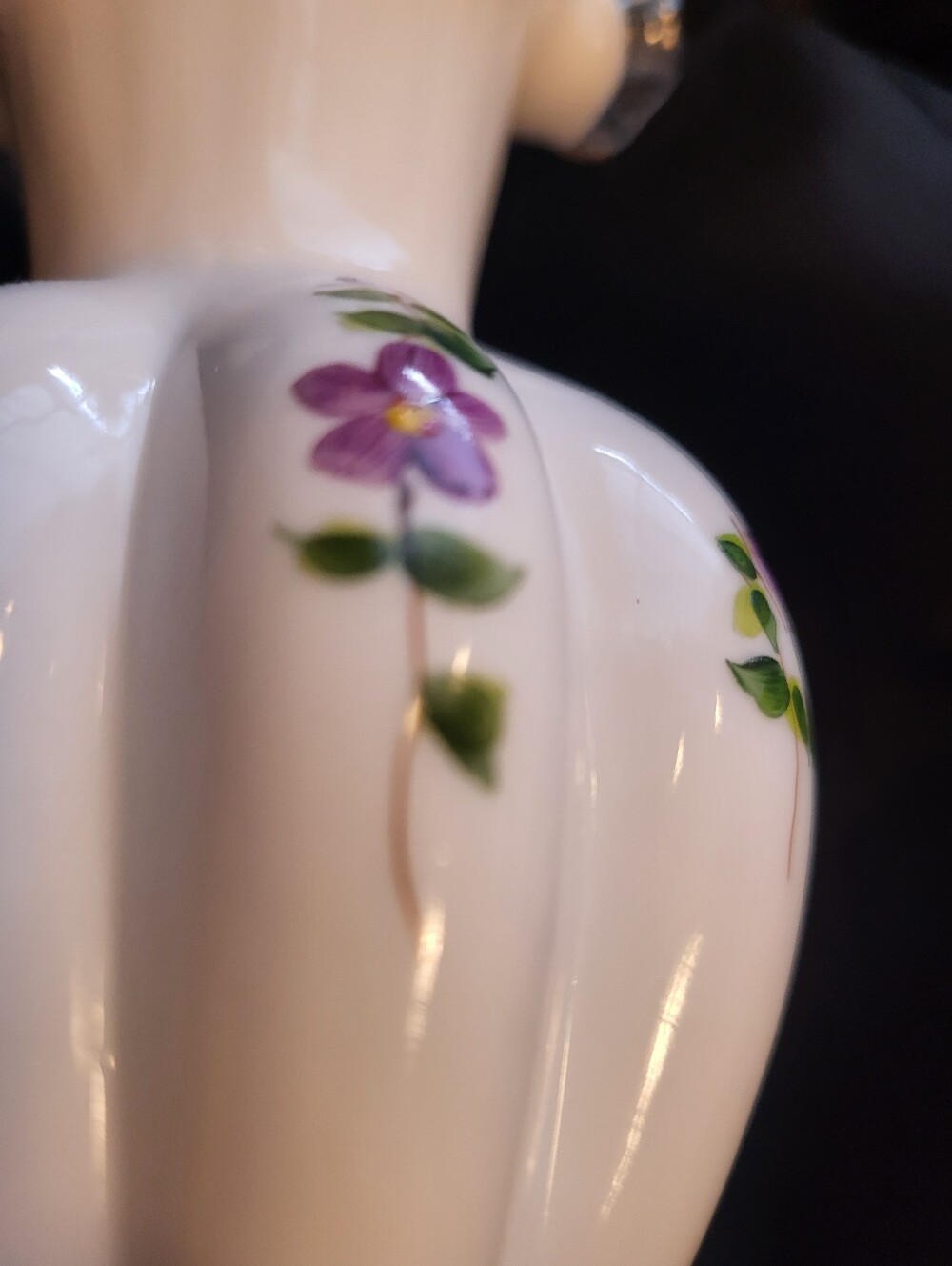 Fenton 6 In. White Glass Violets In The Snow Ruffled Vase - Picture 6 of 15